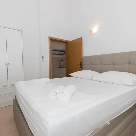 Brmarin -a3 - #73640 Apartment Brela